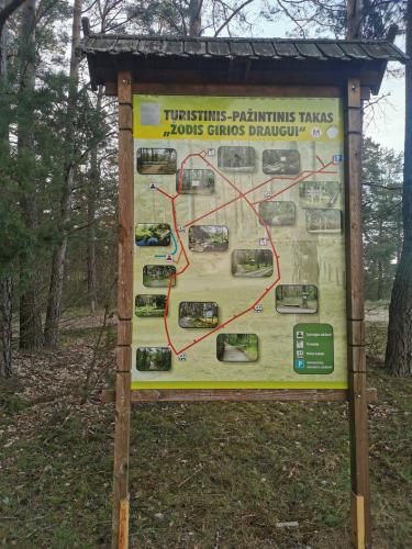 Valkininkų turistinis-pažintinis takas "Žodis girios draugui"